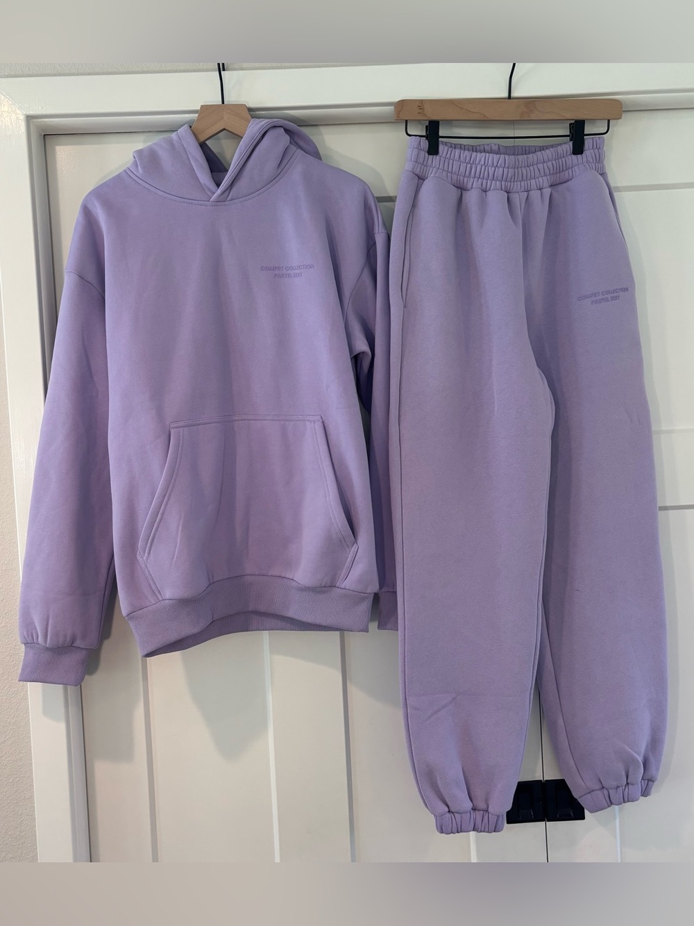 Comfrt Pastel Edit Lilac Women's Sweatsuit Set - Cozy Casual Fit - Picture 4 of 11